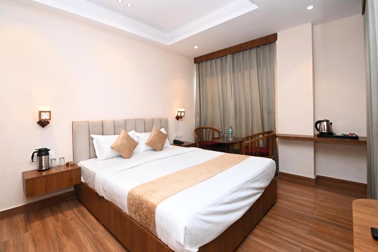 Hotel Blue Sapphire Kota  Zewnętrze zdjęcie