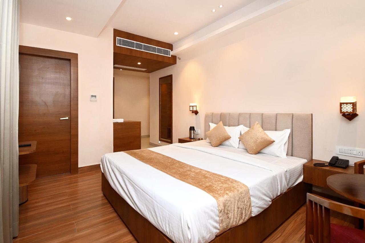 Hotel Blue Sapphire Kota  Zewnętrze zdjęcie